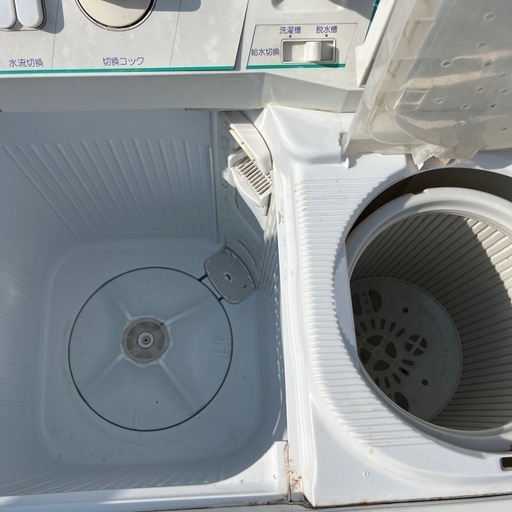 2槽式洗濯機　古いですがバッチリ回ります