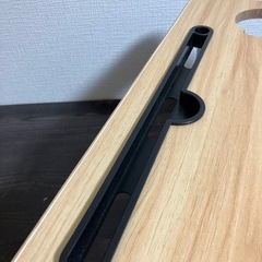 タブレット立て付き折りたたみテーブルの画像