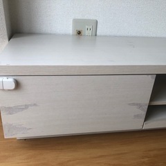テレビボードの画像