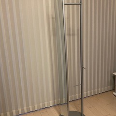 ハンガーラック付き姿見の画像