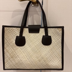 カゴバックand麦わら帽子の画像