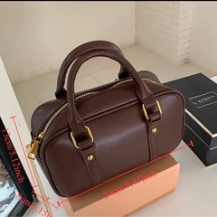 新品未使用ショルダーバッグの画像