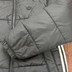 adidas 中綿ジャケット ブラック Ｍの画像