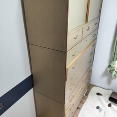 伝統的な和箪笥の画像