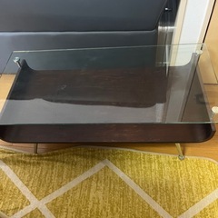 ガラステーブルの画像