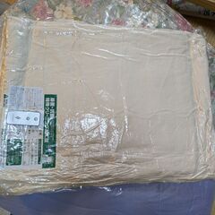 ｸﾘｰﾆﾝｸﾞ後圧縮した羊毛敷布団 2枚の画像