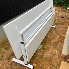 折りたたみデスクの画像