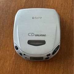 ソニーSONY CDウォークマン D-E404 【ジャンク】