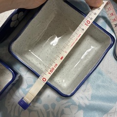 皿 5枚で100円の画像