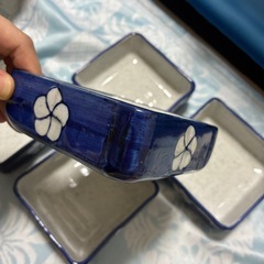 皿 5枚で100円の画像