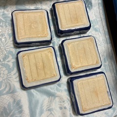 皿 5枚で100円の画像