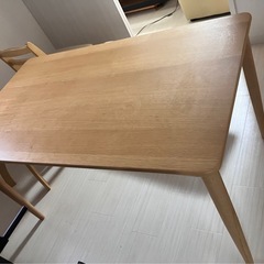 机とイス