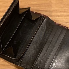 印傳屋・二つ折り財布の画像