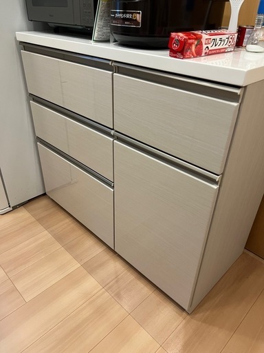 キッチンカウンター　カップボード