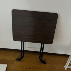 折りたたみテーブル
