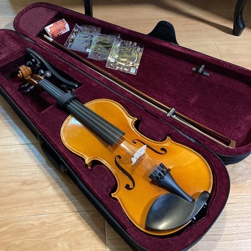 ヴァイオリン　肩当て　松脂　G,A,D線　ケース付き