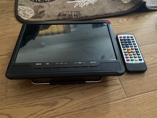フルセグ搭載　ポータブルテレビ　DVD視聴可能