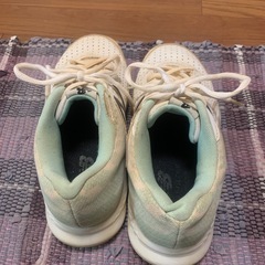 ニューバランス　サイズ23.5の画像