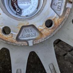 スタッドレスタイヤ、アルミホイールセットの画像