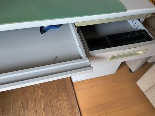オフィスデスク中古