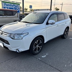【美車】三菱アウトランダー4WD(GF8W)ナビパッケージ！車検長期！