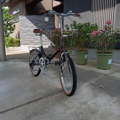 🎀😄おしゃれで、乗りやすい、折りたたみ自転車・期間限定モデル（2023年モデル）【配達対応可能¥200円〜】の画像