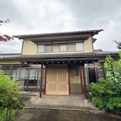一軒家賃貸🏠駐車場5-6台可能🚗ペット相談可能🉑