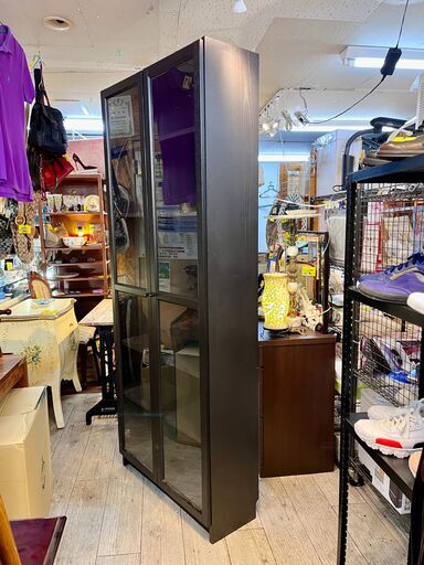 ガラスキャビネット コレクションケース 扉付き本棚 棚板可動式 木製 ブラック 黒 横幅80cm奥行30cm高さ202cm BILLY