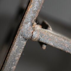 錆びたアイアン棚を復活させる方法