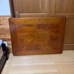 テーブルの板