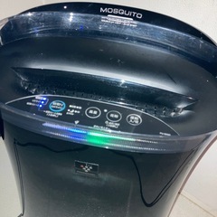 SHARP 蚊取り機能付き　ブラックライトでかっこいい！　空気清浄機の画像