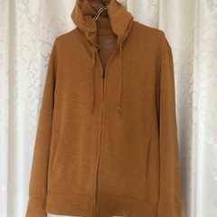 【美品】💙未使用に近いユニクロ エアリズムUVカットメンズパーカーの画像