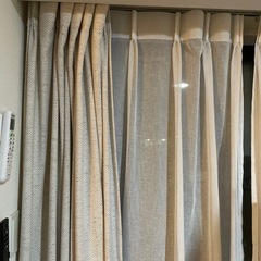 書斎や寝室にオススメなカーテン◎ナチュラルカラーのカーテン&レースのセットの画像