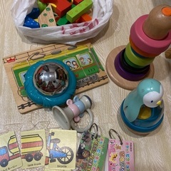 知育玩具、木のおもちゃセット(０歳〜２歳)