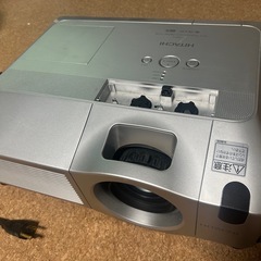 近日処分予定　HITACHI 液晶プロジェクター　CP-X605   天吊り金具付きの画像