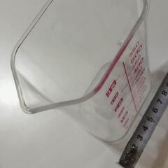 計量カップの画像