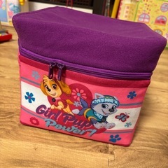 パウパトローラーとミニカーと収納BOXと本の画像