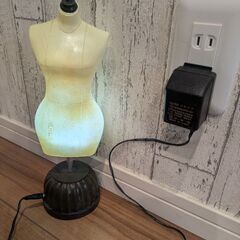 マネキン型ミニ卓上ライト
