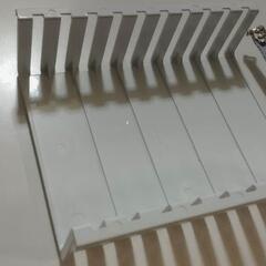 製氷皿のスペースを確保する器具の画像