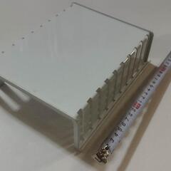 製氷皿のスペースを確保する器具の画像