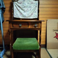 カリモク　ドレッサーの画像