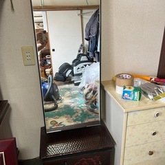 アンティークな鏡台
