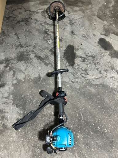 マキタ　makita エンジン草刈機　2ストローク