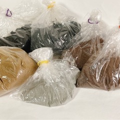 カラーサンドの黒、茶、グレー、ベージュのセット