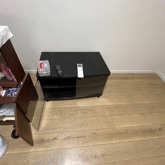 テレビ台　タンス　化粧台　差し上げます。