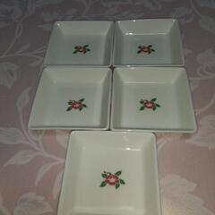 【新品】刺身醤油皿　5枚組　花柄　椿の画像