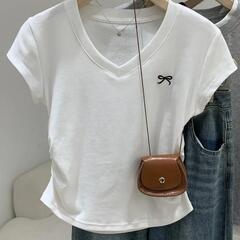 エレガント、VネックTシャツ、リボン刺繍付き - スリムフィット、半袖、プリーツウエストデザイン、春夏トップ 、夏用Tシャツ の画像