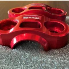 Solute　アルミ削り出しCNC加工　ハンドルアッパーホルダー　レッド

の画像