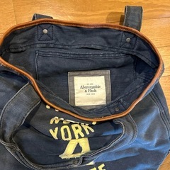 A&F トートバッグ ダークブルー　アバクロの画像