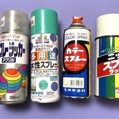 計10本纏めて1000円①水性スーパーコート3色　 　赤　青　パステルグリーン  ②木部、鉄部、コンクリート用　垂れない塗料１色 （水性つやあり）　ネイビーブルー  ③ウレタン建物用　高耐久　高光沢2色 　コバルトブルー、ソフトアイボリー  ④多用途水性スプレー  ⑤アクリルラッカー  ⑥スプレーラッカー　2本の画像